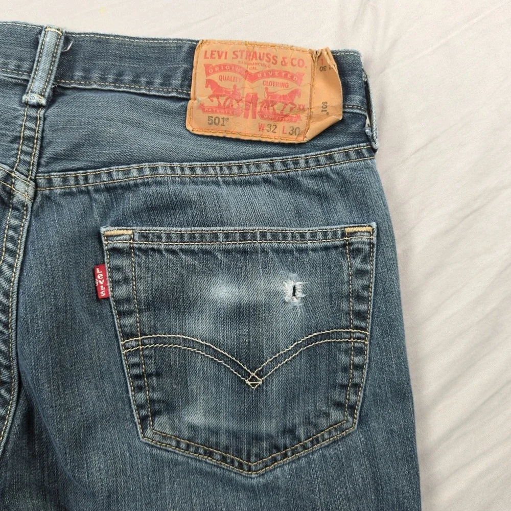 Levis 501 Jeans Mens 32x30 Blue Button Fly Classic American‎ Western Faded